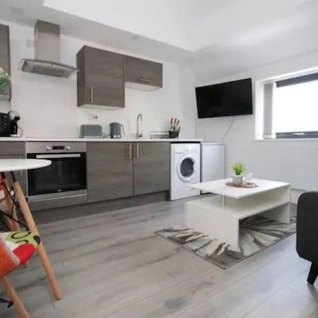 Luxury Redefined:Cardiff 1-Bed Apartman Kültér fotó