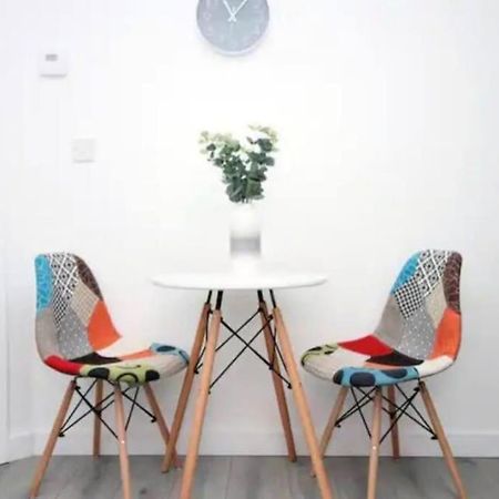 Luxury Redefined:Cardiff 1-Bed Apartman Kültér fotó
