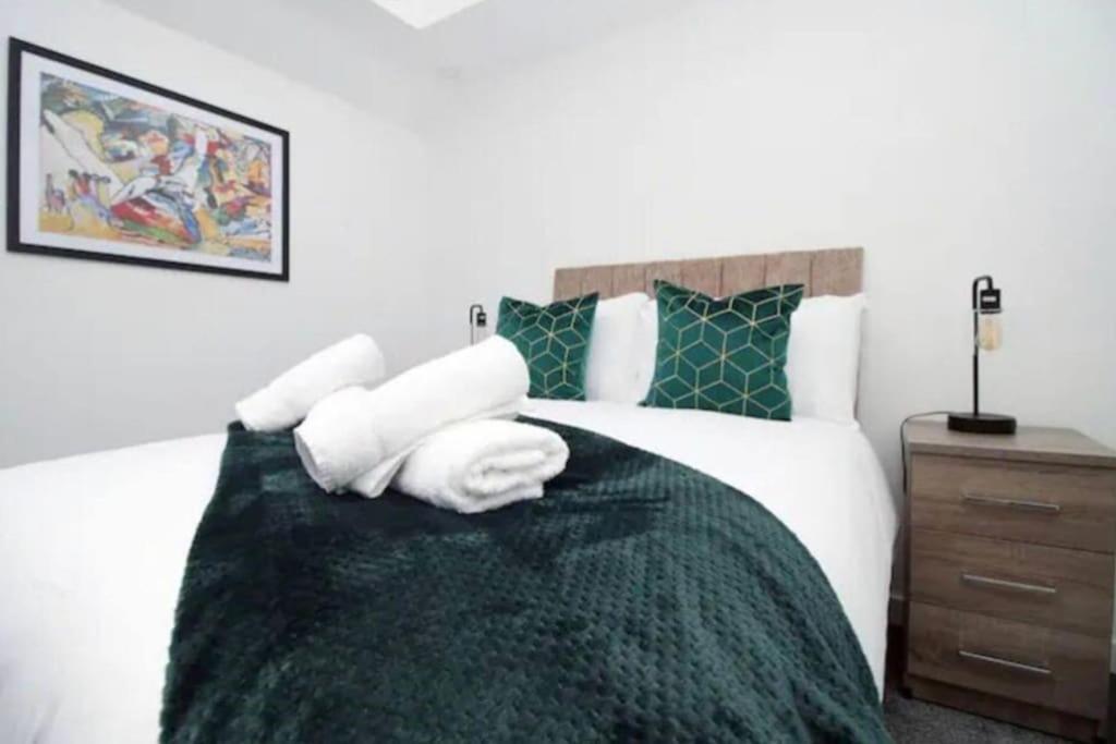 Luxury Redefined:Cardiff 1-Bed Apartman Kültér fotó
