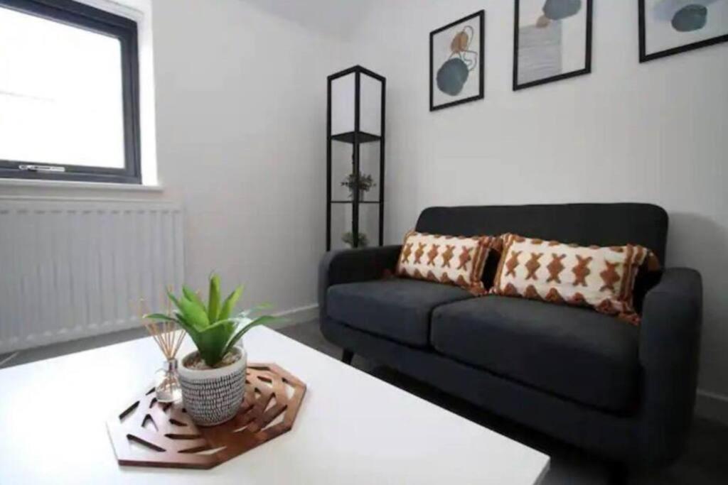 Luxury Redefined:Cardiff 1-Bed Apartman Kültér fotó